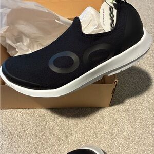 NWT OOFOS OOMG Sport Men's Recovery Shoes